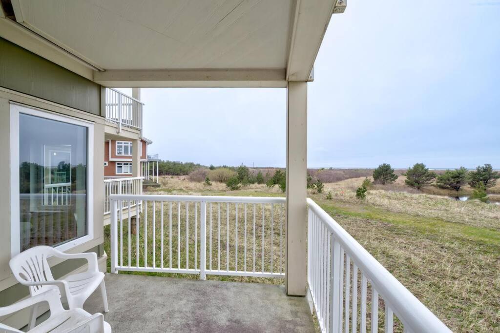 לונג ביץ' Beach Please-Updated Home With Ocean Views מראה חיצוני תמונה